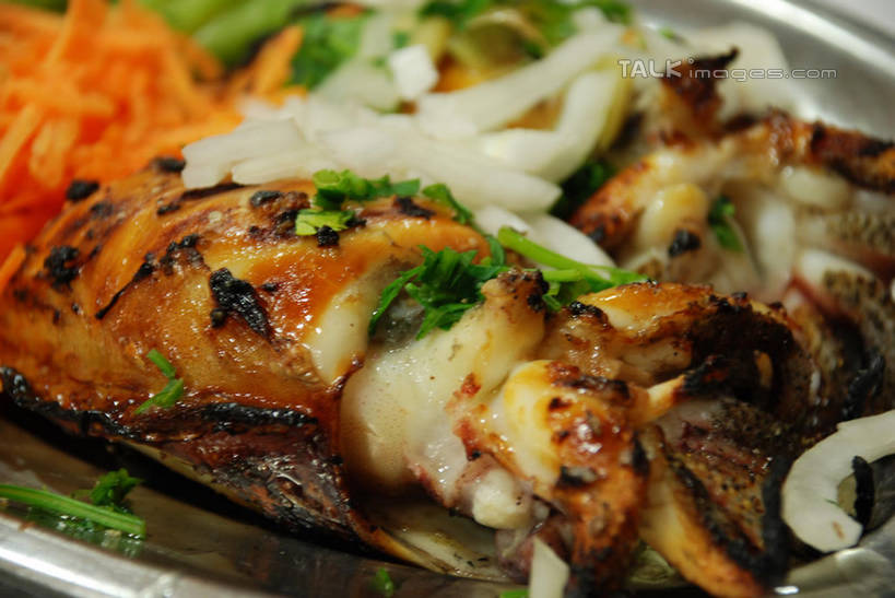 海鲜,无人,横图,俯视,室内,特写,白天,萝卜,胡萝卜,蔬菜,餐具,叶子,阴影,朦胧,模糊,新鲜,反射,鱼,碟子,盘,影子,肉,鱼肉,食品,绿叶,水产,肉类,鱼类,海洋生物,食物,一个,盘子,碟,嫩叶,有机食品,绿色食品,单个,水生动物,海产品,黄萝卜,番萝卜,水生物,肉食,海底动物,鳕鱼,鳘鱼,南极美露鳕,叶,叶片,红萝卜,甘荀,彩图,高角度拍摄,丁香萝卜,胡芦菔金,金笋,shqxy1