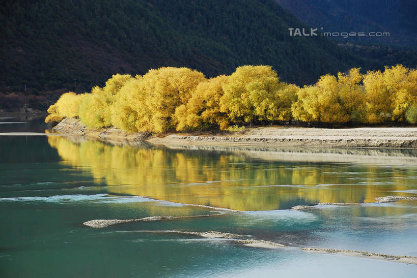 无人,横图,室外,白天,正面,旅游,度假,河流,石头,美景,森林,山,山脉,树林,水,植物,中国,亚洲,阴影,波纹,光线,石子,影子,河水,景观,山顶,山峰,水流,涟漪,山峦,娱乐,林芝,西藏,雅鲁藏布江,树,树木,绿色,倒影,水纹,阳光,自然,波浪,群山,享受,休闲,景色,放松,生长,成长,倒映,自然风光,藏,东亚,西藏自治区,中华人民共和国,水晕,西南地区,颠峰,极峰,反照,石块,彩图,林芝地区,shqxy1