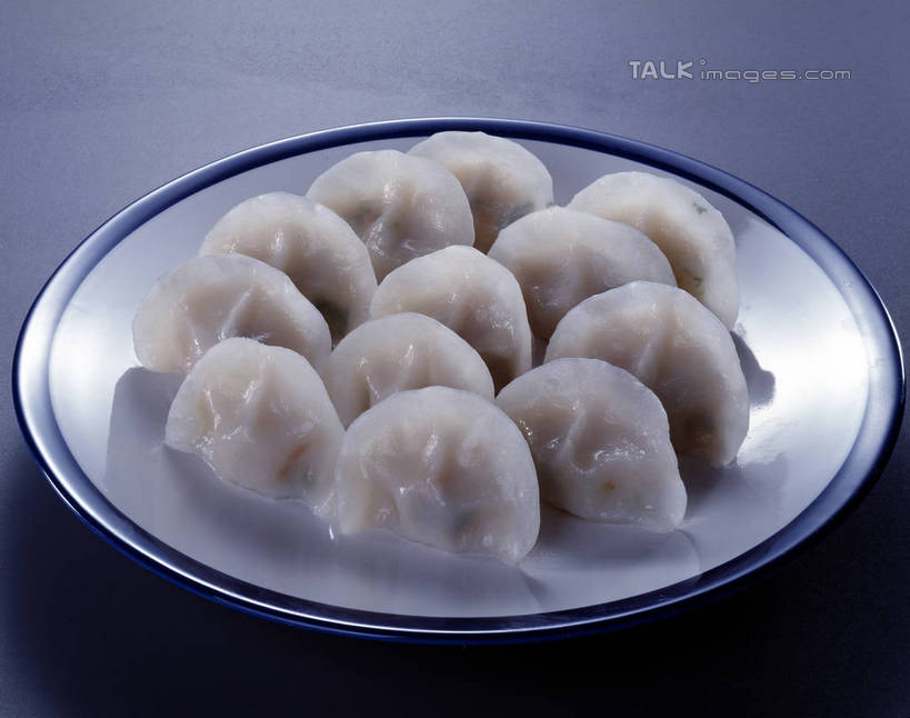 面食,无人,横图,俯视,室内,特写,白天,中餐,餐桌,桌子,餐具,许多,阴影,灰色背景,反射,碟子,盘,影子,料理,食品,饺子,面点,很多,小吃,食物,盘子,碟,中式,摄影,影棚,餐台,水饺,彩图,高角度拍摄,影棚拍摄,拍摄,shrj1