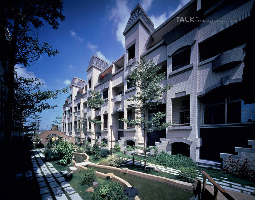 无人,家,横图,室外,白天,正面,度假,美景,城市风光,标志建筑,城市,地标,飞机,建筑,上海,中国,美国,亚洲,阴影,光线,影子,房屋,亭子,屋子,池塘,景观,水池,云,云朵,公寓,建筑群,云彩,娱乐,建设,浦东,洋房,楼房,住宅,蓝色,白云,蓝天,天空,阳光,天,享受,休闲,景色,放松,空军,晴朗,直升机,申,战斗机,北美,北美洲,美洲,浦东新区,东亚,军用机,美军,军用战斗机,上海市,中华人民共和国,沪,华东地区,北亚美利加洲,亚美利加洲,晴空,彩图,房子,SH2F直升机,美利坚合众国,shrj1