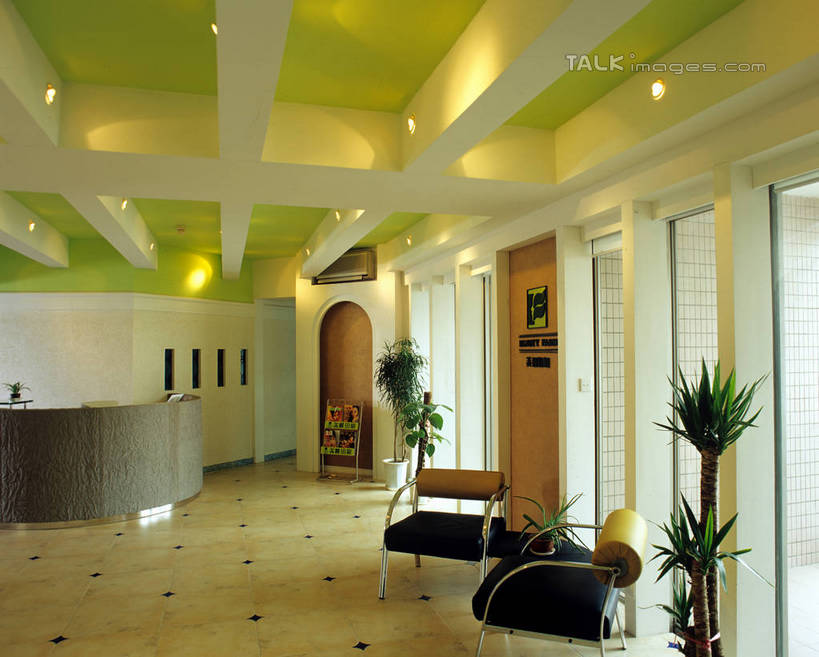 无人,家,横图,室内,白天,正面,植物,别墅,窗户,家具,门,装修,建筑,椅子,欧式,装饰,瓷砖,地砖,盆栽,房屋,木椅,墙,屋子,公寓,盆景,地面,豪华,建设,现代,装潢,洋房,楼房,玻璃窗,墙壁,墙面,住宅,树,树木,绿色,自然,门框,室内装潢,生长,成长,样板房,明亮,舒适,家居装潢,房屋设计,地中海风格,古典风格,简约风格,室内设计,宽敞,样板房装潢,盆景树,盆栽树,设计,彩图,房子,shrj1