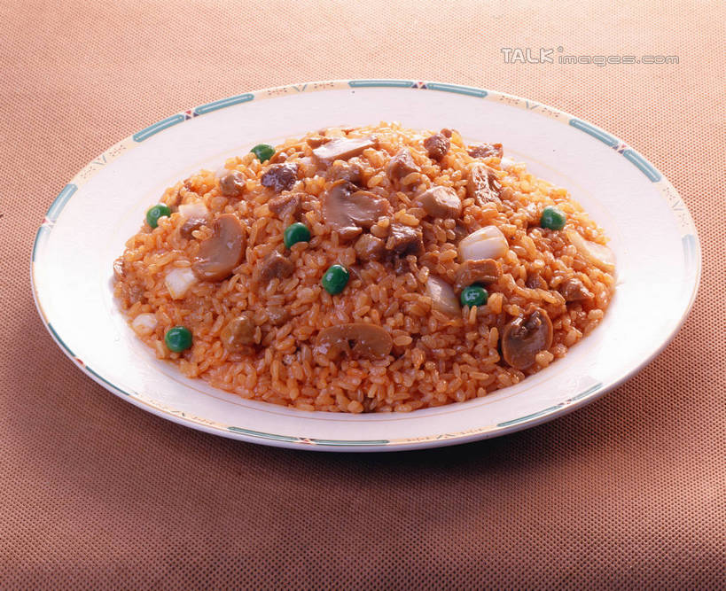 米饭,无人,横图,俯视,室内,特写,白天,烹饪,中餐,玉米,植物,餐桌,桌子,豆,蔬菜,餐具,阴影,新鲜,反射,棒子,碟子,盘,影子,豆类,豆子,菌菇,玉蜀黍,炒饭,调料,肉,料理,食品,饭,调味品,调味料,菌类,酱油,猪肉,菜肴,美食,肉类,食物,盘子,碟,中式,食用菌,佳肴,有机食品,绿色食品,餐台,苞米,五谷,真菌,苞芦,肉食,豆科,豚肉,苞谷,包谷,大蜀黍,番麦,薏米包,玉高粱,玉麦,珍珠米,青大豆,豉油,青豆,彩图,高角度拍摄,酱油炒饭,shrj1