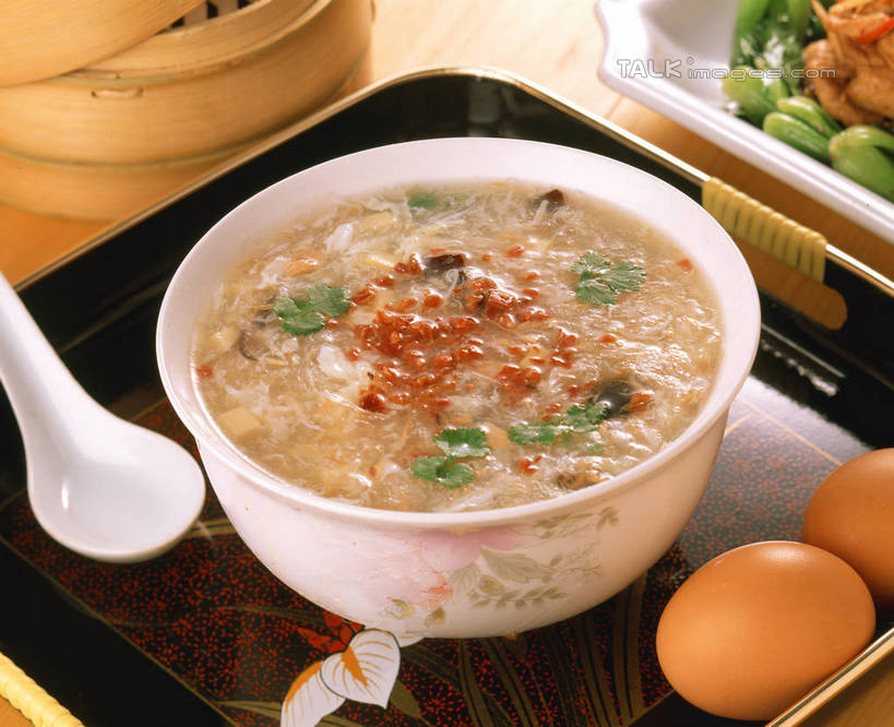 蒸笼,豆腐,无人,横图,俯视,室内,特写,白天,烹饪,中餐,餐桌,桌子,蔬菜,餐具,厨具,阴影,竹制,新鲜,反射,碟子,滤器,盘,影子,勺子,陶瓷,香菜,蛋,鸡蛋,浓汤,汤,料理,食品,陶瓷制品,羹,菜肴,美食,食物,两个,盘子,容器,碟,碗,中式,佳肴,有机食品,绿色食品,餐台,储藏,竹制品,豆制品,储存,笼屉,漏勺,豆腐羹,烹饪用具,胡菜,香荽,原荽,园荽,芫荽,卵,胡荽,莞荽,芫茜,芫蓿,莚葛草,莚荽菜,烹调用具,烹调,彩图,高角度拍摄,鸡卵,鸡子,贮存,shrj1