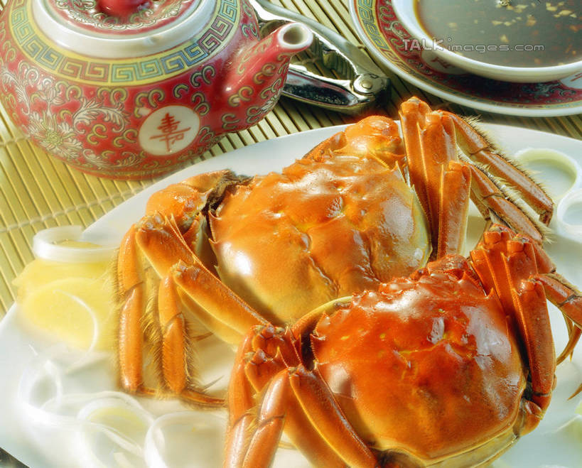 蟹,无人,横图,俯视,室内,特写,白天,烹饪,中餐,餐桌,桌子,杯子,连接,阴影,组合,弯曲,反射,螃蟹,工具,壶,钳子,影子,陶瓷,醋,调料,料理,食品,陶瓷制品,调味品,调味料,加工,菜肴,美食,水壶,食物,茶壶,容器,水杯,两只,中式,佳肴,餐台,老虎钳,链接,固定,五金,紧固,拼接,剪断,拼凑,毛蟹,大闸蟹,扭转,河蟹,食醋,拼合,凑集,聚合,撮合,链结,牢固,夹持,甲壳动物,中华绒螯蟹,苦酒,醯,茶杯,彩图,高角度拍摄,shrj1