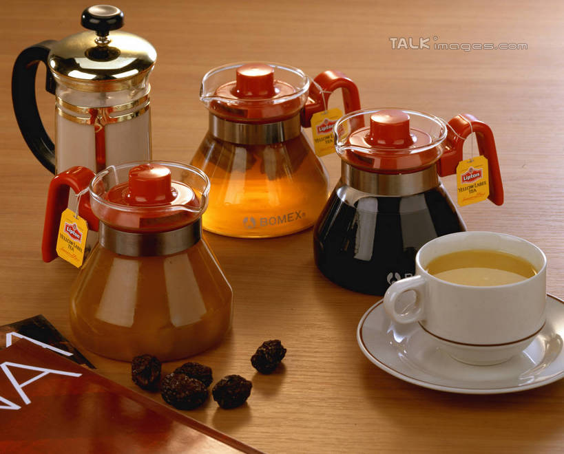 无人,横图,俯视,室内,特写,白天,烹饪,幸福,餐桌,茶,桌子,杯子,餐具,阴影,反射,碟子,壶,盘,影子,陶瓷,汤,红茶,奶茶,茶叶,料理,食品,陶瓷制品,娱乐,菜肴,美食,水壶,食物,盘子,茶壶,马克杯,容器,水杯,碟,享受,休闲,温馨,放松,乐趣,佳肴,餐台,提神,舒适,醒脑,玉米浓汤,羹汤,茶杯,彩图,高角度拍摄,shrj1