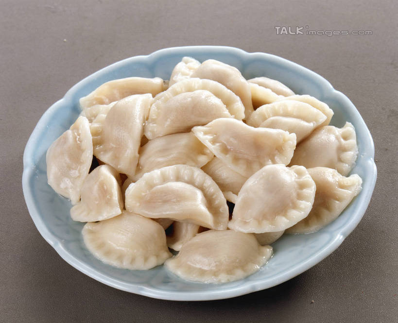 面食,无人,横图,俯视,室内,特写,白天,中餐,餐桌,桌子,一堆,许多,阴影,堆叠,堆积,反射,影子,料理,食品,饺子,面点,很多,小吃,食物,中式,餐台,堆,水饺,彩图,高角度拍摄,shrj1