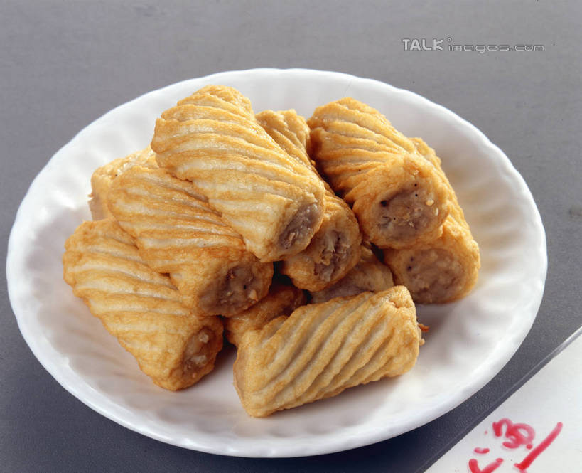 无人,横图,俯视,室内,特写,白天,餐桌,桌子,餐具,一堆,许多,阴影,堆叠,堆积,反射,标志,碟子,盘,文字,影子,字符,肉,香肠,鱼肉,纸张,鱼香肠,很多,标识,肉类,红色,盘子,碟,汉字,餐台,堆,中文,肉食,国文,华文,彩图,高角度拍摄,shrj1