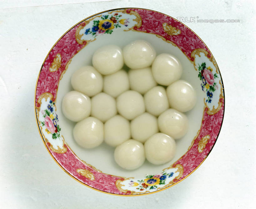 点心,汤团,无人,横图,俯视,室内,特写,白天,白色背景,餐桌,桌子,阴影,反射,影子,陶瓷,料理,食品,陶瓷制品,美食,食物,糕点,一个,容器,碗,中式,摄影,影棚,单个,餐台,储藏,储存,汤圆,元宵,彩图,高角度拍摄,影棚拍摄,拍摄,贮存,shrj1