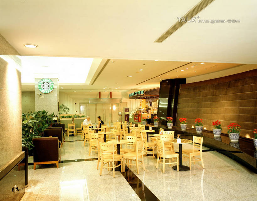 无人,宾馆,横图,室内,白天,正面,植物,餐桌,桌子,椅子,照明,阴影,光线,盆栽,影子,灯光,盆景,顶灯,灯,绿色,自然,灯具,生长,成长,餐台,照亮,照明设备,彩图,客店,客栈,旅店,旅馆,旅舍,汽车旅馆,shrj1