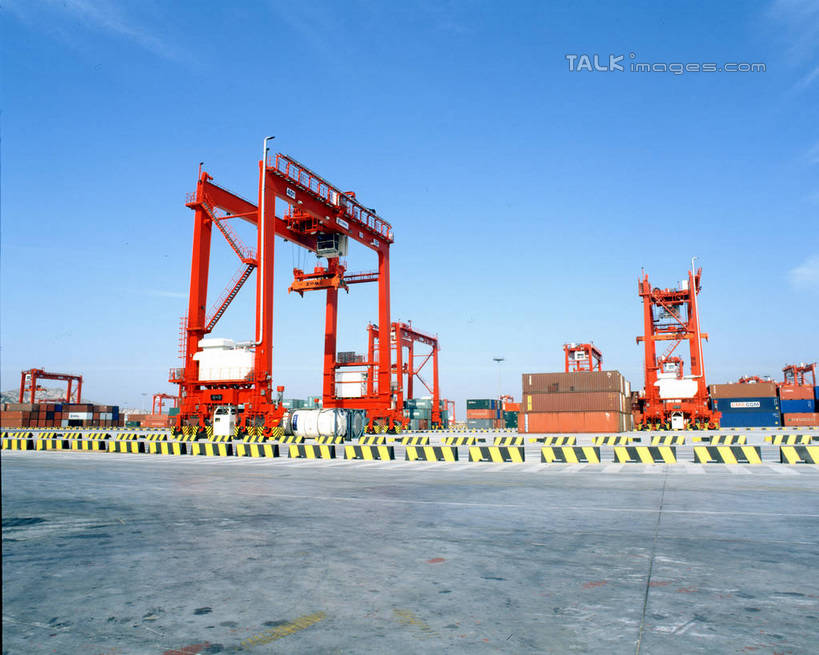 无人,码头,横图,室外,白天,仰视,度假,技术,美景,城市风光,城市,道路,港口,建筑,路,路灯,公路,照明,景观,灯光,交通,娱乐,设备,灯,施工,蓝色,蓝天,天空,天,享受,休闲,机械,起重机,景色,放松,晴朗,照亮,工程,照明设备,万里无云,集装箱码头,晴空,晴空万里,马路,彩图,低角度拍摄,摆渡口,埠头,渡口,渡头,港湾,海港,货运码头,口岸,商港,shrj1