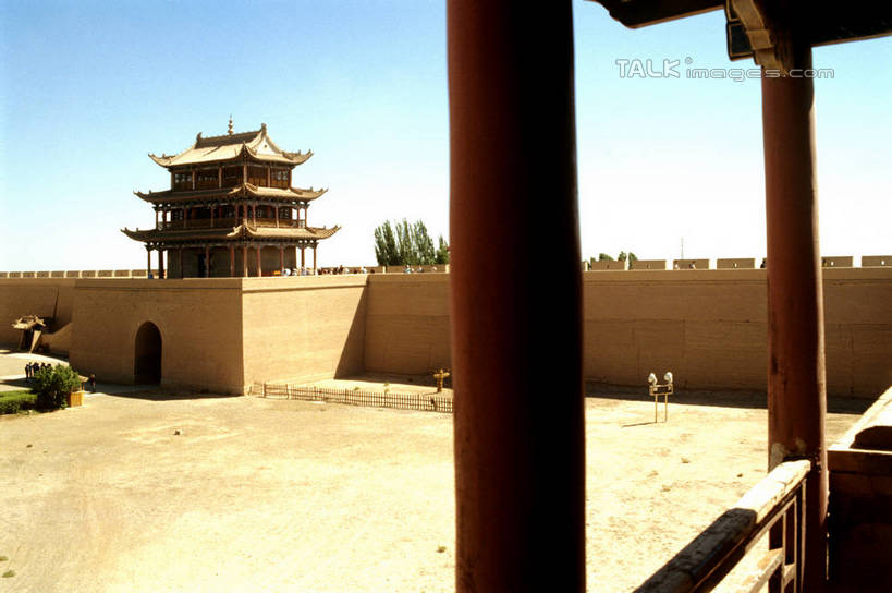 无人,横图,室外,白天,正面,旅游,度假,名胜古迹,植物,标志建筑,地标,建筑,阴影,遗迹,光线,影子,堡垒,城堡,墙,古迹,文物,娱乐,建设,城墙,古建筑,墙壁,墙面,树,树木,蓝色,绿色,蓝天,天空,阳光,自然,天,享受,休闲,旅游胜地,放松,城楼,生长,晴朗,成长,要塞,古文明,万里无云,设防,晴空,晴空万里,彩图,shrj1