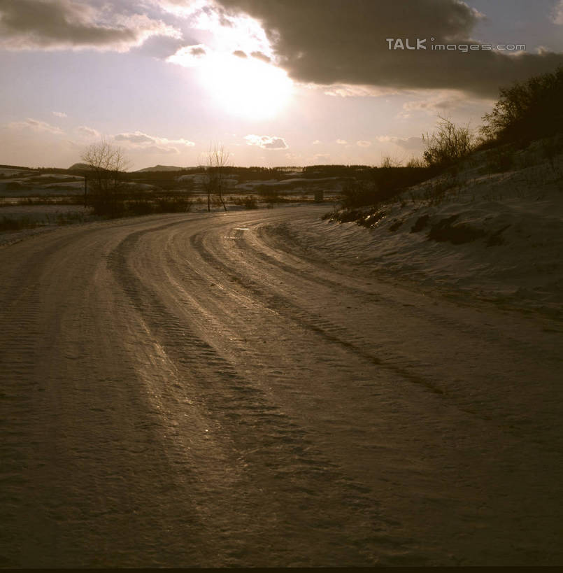 无人,竖图,室外,白天,正面,旅游,度假,美景,日落,山,山脉,道路,路,公路,阴影,曲折,弯曲,光线,影子,景观,山峰,晚霞,霞光,云,云朵,落日,交通,山峦,云彩,娱乐,白云,阳光,自然,黄昏,群山,享受,休闲,景色,彩霞,放松,蜿蜒,自然风光,夕照,薄暮,夕阳,马路,彩图,傍晚,斜阳,shrj1