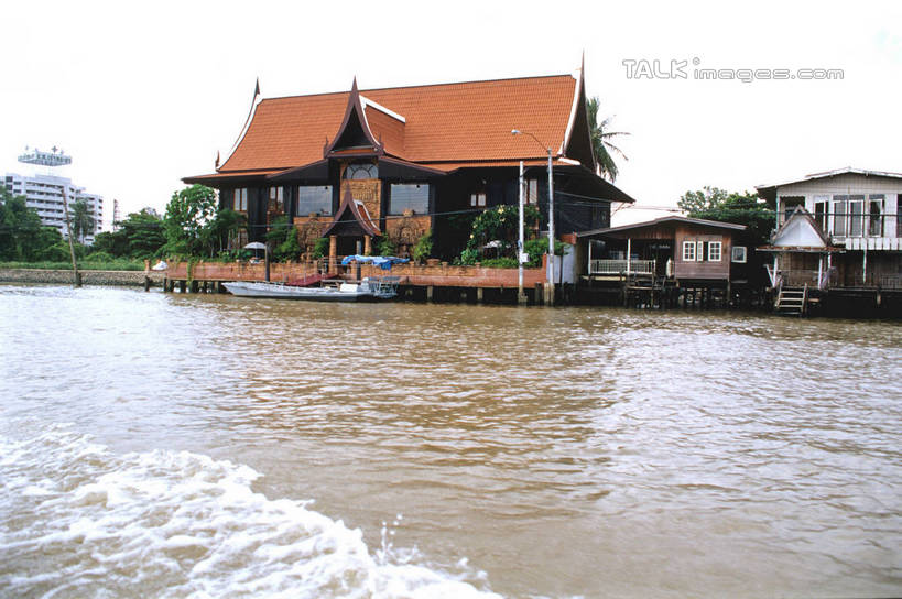 无人,商店,码头,横图,室外,白天,正面,旅游,度假,河流,美景,水,港口,船,阴影,光线,影子,河水,景观,水流,游艇,娱乐,商铺,蓝色,蓝天,天空,阳光,自然,交通工具,天,享受,休闲,景色,放松,晴朗,自然风光,载具,万里无云,市肆,商号,晴空,晴空万里,彩图,摆渡口,埠头,店铺,渡口,渡头,港湾,海港,货运码头,口岸,商港,shrj1