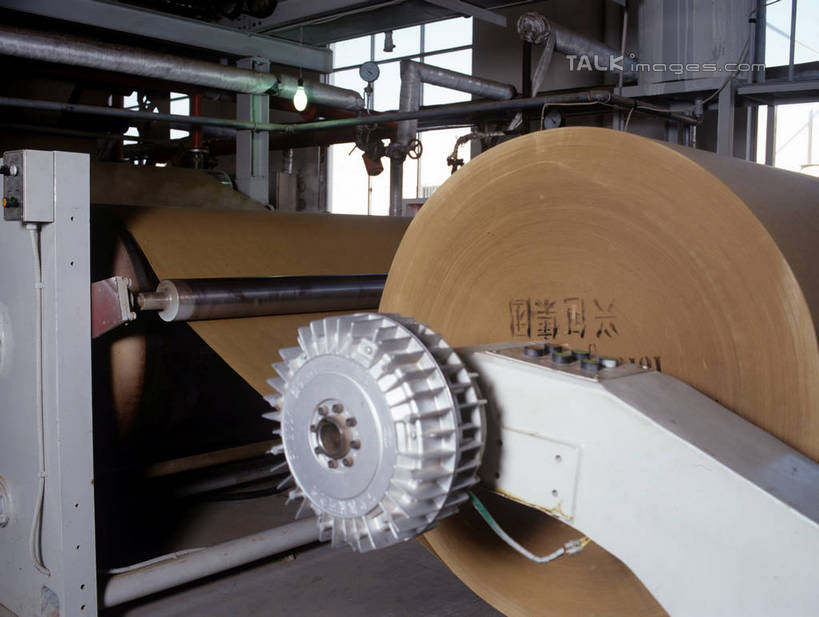 无人,工厂,横图,室内,白天,正面,车间,机器,流水线,窗户,静物,印刷,纸,设备,玻璃窗,机械,纸板,轴承,硬纸板,印刷机,转轴,印刷厂,彩图,制造厂,印刷设备,shrj1