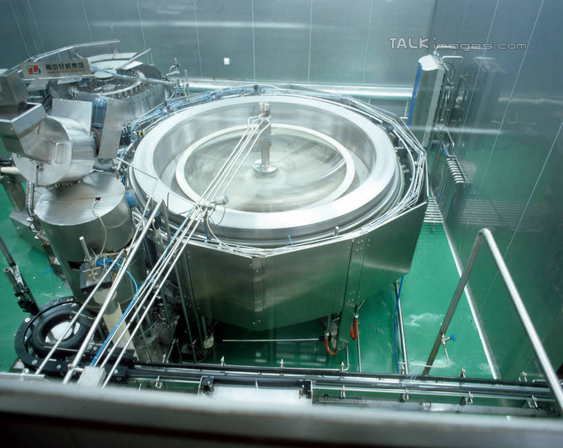 无人,工厂,栏杆,横图,俯视,室内,白天,车间,机器,流水线,楼梯,扶手,阶梯,护栏,台阶,机械,工业,离心机,离心分离机,彩图,高角度拍摄,制造厂,生产工厂,shrj1