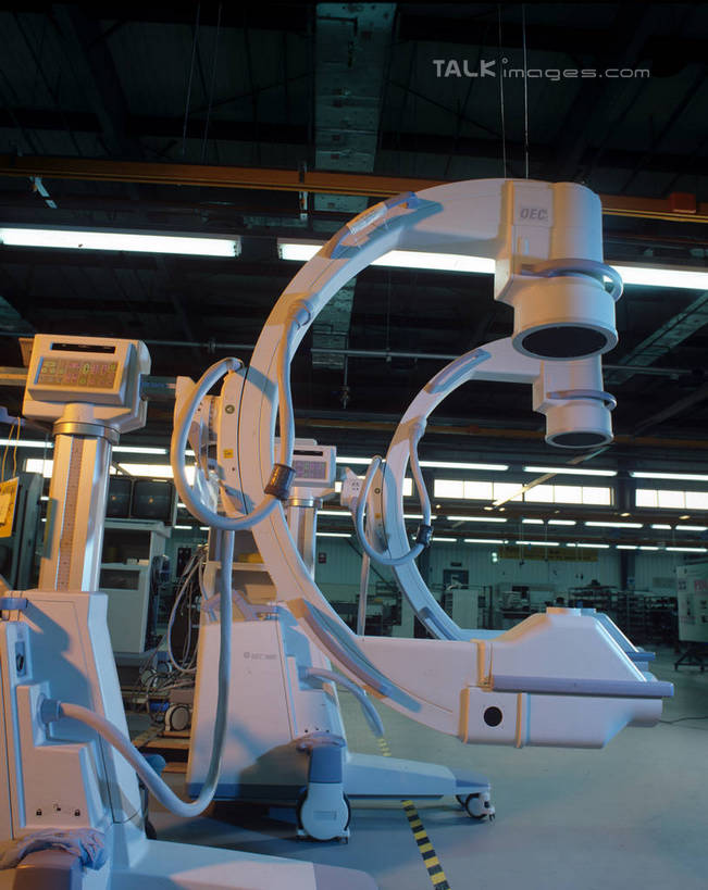 无人,工厂,搬运,竖图,室内,白天,正面,车间,流水线,仪器,阴影,检查,朦胧,模糊,反射,传输,分析,光线,科学,显微镜,影子,灯光,观察,清晰,探索,工业,运输,放大,观看,仔细,透镜,传送带,便利,凸透镜,传送,聚焦,关注,载具,传输带,光学,清楚,方便,彩图,制造厂,生产工厂,shrj1