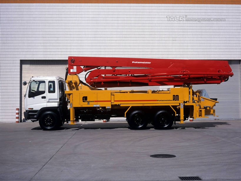 无人,工厂,攀登,横图,室外,白天,正面,车间,流水线,卡车,汽车,金属制品,一辆,阴影,光线,金属,梯子,影子,阶梯,车,阳光,交通工具,爬,工业,上升,载具,登高,攀爬,彩图,制造厂,生产工厂,shrj1