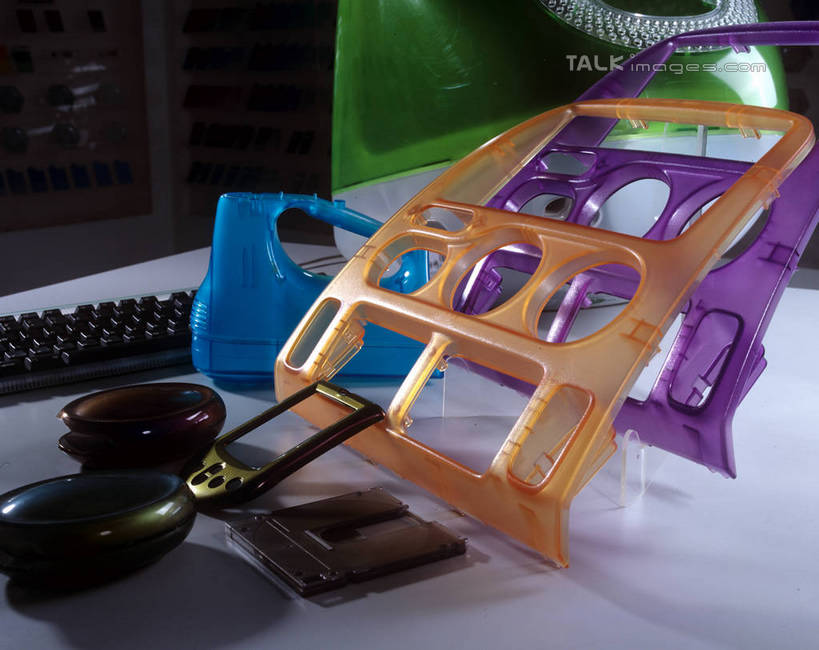 无人,横图,俯视,室内,特写,白天,桌面,桌子,静物,一堆,许多,阴影,堆叠,堆积,朦胧,模糊,反射,木制,影子,塑料,木桌,很多,木制品,塑料制品,堆,彩图,高角度拍摄,木桌子,shrj1