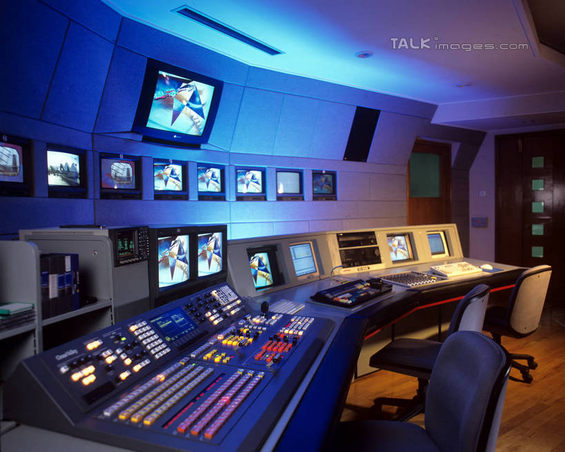 无人,横图,室内,白天,正面,电视,椅子,加工,会议椅,放大,修饰,办公椅,混合,录音棚,录音室,播音,广播,彩电,调音台,分配,商务椅,培训椅,彩色电视机,显像管屏,显像管屏幕,调音控制台,电视机,彩图,shrj1