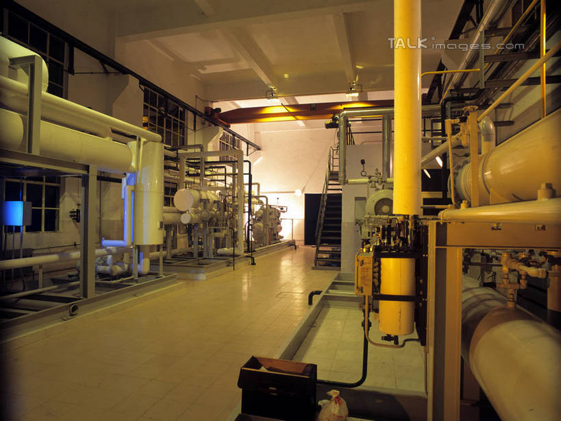 无人,工厂,横图,室内,白天,正面,车间,机器,流水线,照明,阴影,光线,影子,灯光,管道,顶灯,灯,灯具,工业,照亮,制造,机床,照明设备,车床,彩图,制造厂,工具机,工作母机,生产工厂,shrj1