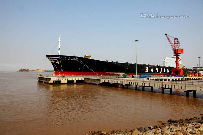 无人,工厂,码头,横图,室外,白天,正面,度假,车间,流水线,技术,海浪,海洋,美景,城市风光,城市,港口,建筑,轮船,船,韩国,亚洲,一艘,阴影,光线,影子,景观,浪花,娱乐,设备,施工,蓝色,蓝天,天空,阳光,海水,交通工具,天,享受,休闲,机械,起重机,景色,放松,工业,晴朗,工程,载具,海景,东亚,万里无云,造船厂,大韩民国,大海,风浪,海,海水的波动,近岸浪,涌浪,晴空,晴空万里,彩图,摆渡口,埠头,渡口,渡头,港湾,海港,货运码头,口岸,商港,制造厂,生产工厂,shrj1