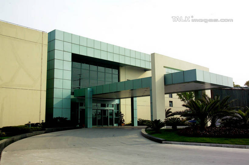 无人,工厂,横图,室外,白天,仰视,度假,车间,流水线,美景,植物,城市风光,城市,道路,路,阴影,光线,影子,景观,小路,交通,娱乐,树,树木,蓝色,绿色,蓝天,天空,阳光,自然,天,享受,休闲,景色,放松,工业,生长,晴朗,成长,万里无云,晴空,晴空万里,彩图,低角度拍摄,制造厂,生产工厂,shrj1