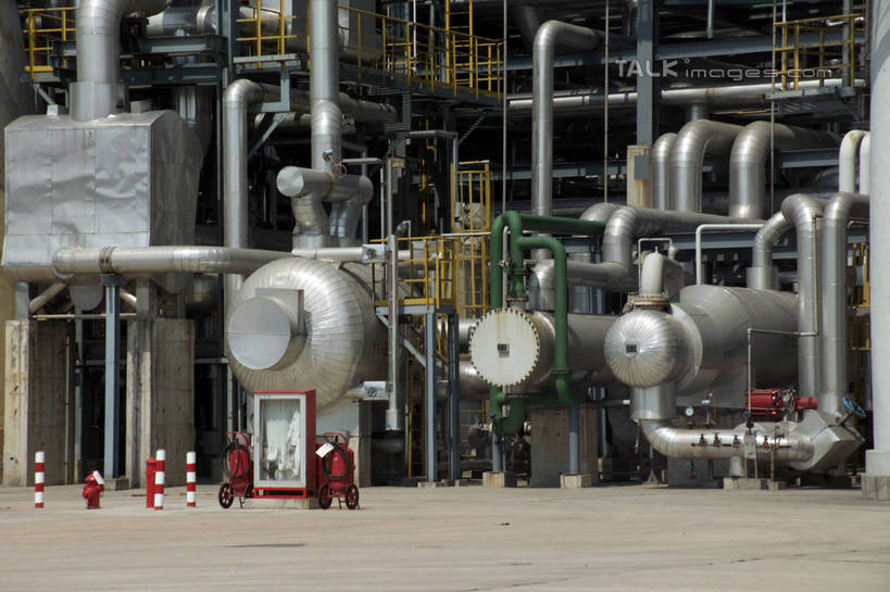 无人,工厂,横图,室外,白天,正面,度假,安全,车间,流水线,美景,城市风光,城市,灭火器,阴影,光线,影子,景观,娱乐,阳光,容器,享受,休闲,油罐,储油罐,炼油厂,景色,放松,工业,储藏,消防,储存,灭火,消防灭火器,消防器材,存油罐,贮油罐,彩图,制造厂,生产工厂,贮存,shrj1