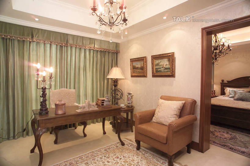 无人,家,横图,室内,白天,正面,绘画,别墅,窗帘,床,家具,靠垫,沙发,书房,台灯,卧室,装修,桌子,建筑,椅子,照明,欧式,艺术,装饰,房屋,双人床,屋子,公寓,灯光,床单,靠枕,古典,豪华,文化,被子,建设,现代,书桌,装潢,洋房,楼房,吊灯,住宅,灯,帘子,课桌,工艺品,灯具,垫子,室内装潢,枕头,品味,遮阳,华丽,修饰,样板房,明亮,照亮,美术,点缀,高雅,舒适,被单,家居装潢,照明设备,挂画,房屋设计,地中海风格,古典风格,简约风格,布艺沙发,室内设计,宽敞,样板房装潢,美学,衬托,美观,雅致,雅观,设计,装饰画,彩图,房子,睡房,卧房,shrj1