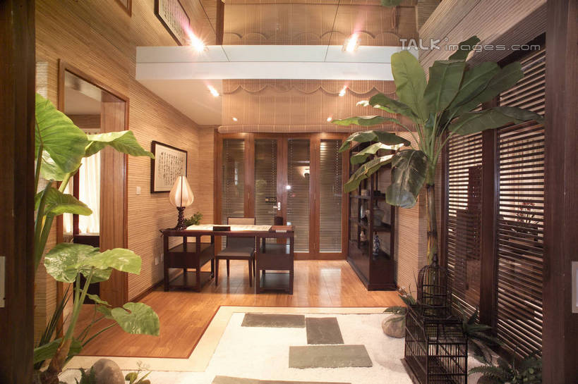 无人,家,横图,室内,白天,正面,绘画,植物,别墅,窗户,家具,落地窗,书房,装修,桌子,建筑,椅子,照明,欧式,阴影,艺术,装饰,光线,盆栽,影子,房屋,屋子,公寓,灯光,盆景,古典,豪华,文化,建设,现代,书桌,装潢,洋房,楼房,顶灯,玻璃窗,住宅,灯,树,树木,绿色,自然,课桌,工艺品,灯具,室内装潢,品味,生长,成长,样板房,明亮,照亮,美术,高雅,舒适,家居装潢,照明设备,挂画,房屋设计,地中海风格,古典风格,简约风格,室内设计,宽敞,样板房装潢,美学,盆景树,盆栽树,设计,装饰画,彩图,房子,shrj1