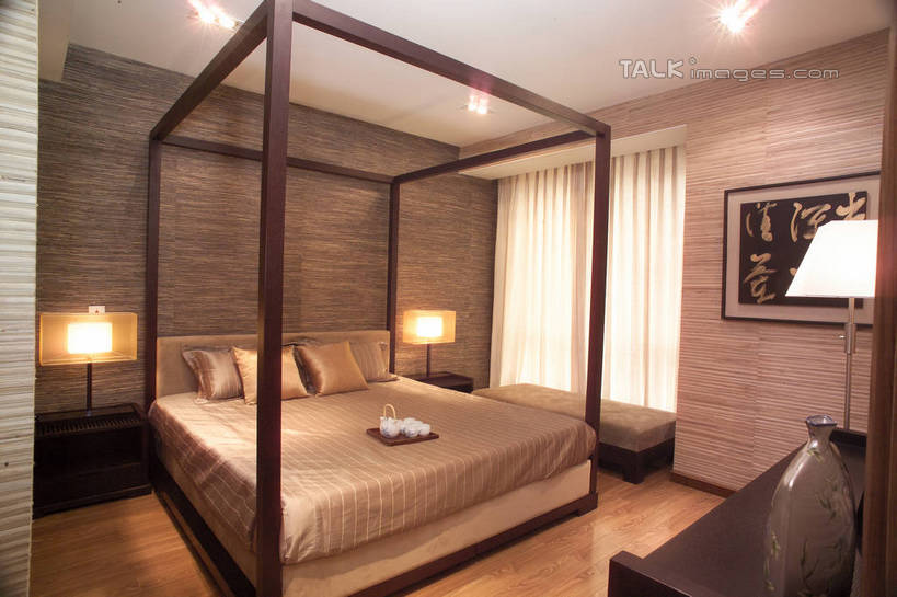 无人,家,横图,室内,白天,正面,绘画,别墅,窗户,窗帘,床,柜子,家具,靠垫,沙发,台灯,卧室,装修,建筑,餐具,照明,欧式,阴影,艺术,装饰,光线,碟子,盘,影子,房屋,双人床,屋子,公寓,灯光,床单,靠枕,古典,豪华,文化,被子,建设,现代,装潢,洋房,楼房,玻璃窗,住宅,灯,帘子,盘子,工艺品,床头柜,灯具,垫子,碟,室内装潢,枕头,品味,遮阳,华丽,修饰,样板房,明亮,照亮,美术,点缀,高雅,舒适,被单,家居装潢,照明设备,储存,挂画,房屋设计,地中海风格,古典风格,简约风格,布艺沙发,室内设计,宽敞,样板房装潢,美学,衬托,美观,雅致,雅观,储备,蕴藏,贮备,设计,装饰画,彩图,房子,睡房,卧房,贮存,shrj1