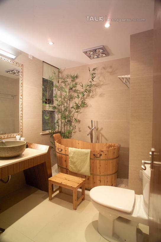 无人,家,竖图,室内,白天,正面,植物,别墅,家具,镜子,生活用品,卫生间,浴室,装修,建筑,欧式,阴影,装饰,光线,木制,板凳,纺织物,盆栽,水槽,影子,凳子,房屋,马桶,屋子,公寓,灯光,盆景,豪华,建设,现代,水斗,装潢,洋房,楼房,住宅,树,树木,绿色,自然,木制品,毛巾,室内装潢,浴缸,清洁,座便器,生长,成长,保暖,样板房,明亮,镜像,舒适,家居装潢,镜面,房屋设计,卫浴,地中海风格,古典风格,简约风格,卫浴设备,室内设计,宽敞,透气,防水,样板房装潢,子孙桶,储水,耐磨,吸水,水管装置,盆景树,盆栽树,设计,淋浴房,彩图,冲凉房,房子,沐浴间,沐浴室,shrj1