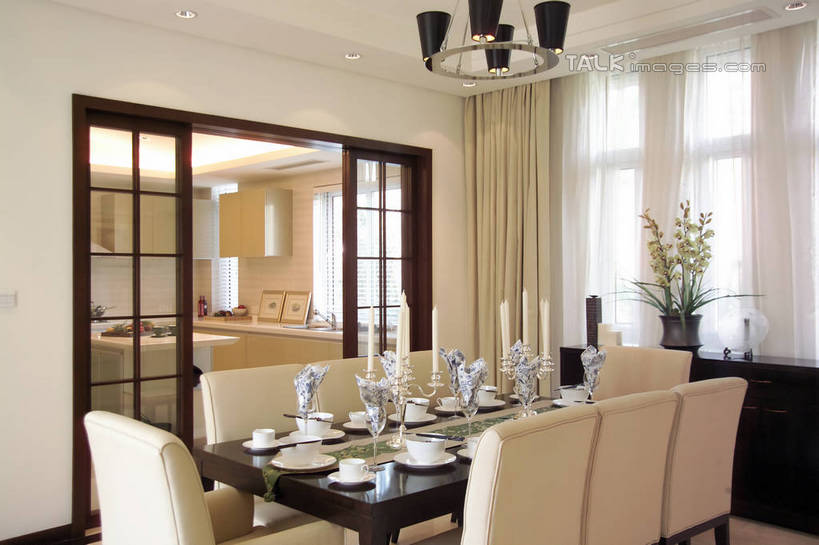 无人,家,横图,室内,白天,正面,别墅,餐桌,窗户,窗帘,家具,门,装修,桌子,建筑,杯子,餐具,椅子,照明,欧式,阴影,装饰,光线,瓷器,碟子,盘,影子,饭厅,房屋,屋子,公寓,灯光,咖啡杯,陶瓷制品,豪华,建设,现代,装潢,洋房,楼房,吊灯,玻璃窗,住宅,灯,帘子,盘子,餐巾,灯具,碟,门框,室内装潢,遮阳,餐台,华丽,修饰,样板房,明亮,照亮,点缀,舒适,家居装潢,照明设备,瓷杯,房屋设计,地中海风格,古典风格,简约风格,室内设计,宽敞,样板房装潢,衬托,美观,雅致,雅观,保洁方巾,口布,设计,彩图,房子,shrj1