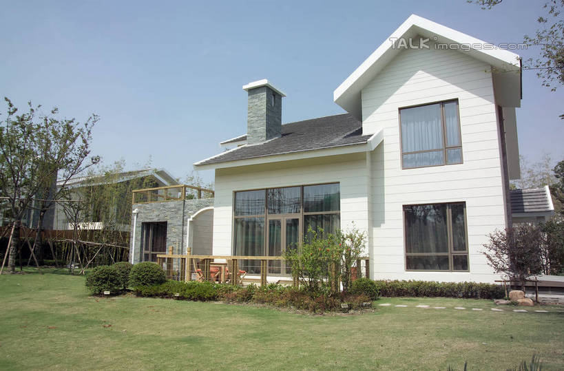 无人,家,横图,室外,白天,仰视,度假,草地,草坪,美景,植物,别墅,城市风光,城市,路灯,照明,阴影,光线,影子,房屋,屋子,景观,公寓,灯光,娱乐,洋房,楼房,住宅,灯,草,树,树木,蓝色,绿色,蓝天,天空,阳光,自然,天,享受,休闲,景色,放松,生长,晴朗,成长,照亮,照明设备,万里无云,晴空,晴空万里,彩图,低角度拍摄,房子,shrj1