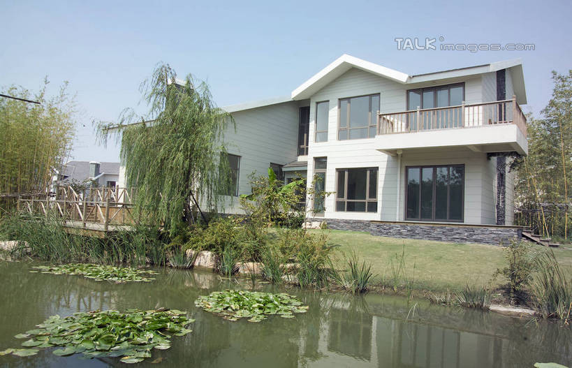 无人,家,横图,室外,白天,正面,度假,纯洁,草地,草坪,河流,美景,水,植物,别墅,城市风光,城市,竹子,叶子,阴影,光线,影子,房屋,屋子,河水,景观,水流,公寓,荷叶,娱乐,洋房,楼房,住宅,草,树,树木,蓝色,绿色,蓝天,天空,阳光,自然,天,享受,休闲,景色,放松,生长,晴朗,成长,高雅,万里无云,莲叶,奉献,质朴,正直,担当,叶,叶片,晴空,晴空万里,竹,彩图,房子,奋进,操守,四君子,岁寒三友,性坚,虚怀,虚心,善群,卓尔,shrj1