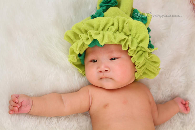 东方人,婴儿,儿童,一个人,躺,横图,俯视,室内,白天,背景,纯洁,地毯,帽子,亚洲,仅一个人,服装,装饰,编织,手工艺品,织物,注视,黄种人,小孩,衣服,黄色,绿色,工艺品,观察,看,可爱,摄影,服饰,活泼,影棚,观看,华丽,修饰,点缀,察看,衣着,穿着,关注,宝宝,表演服,演出服,纯真,烂漫,无邪,衬托,美观,雅致,雅观,衣饰,道具服,卧着,伶俐,天真,亚洲人,孩子,躺着,卧,半身,布景,彩图,高角度拍摄,影棚拍摄,拍摄,shsc1