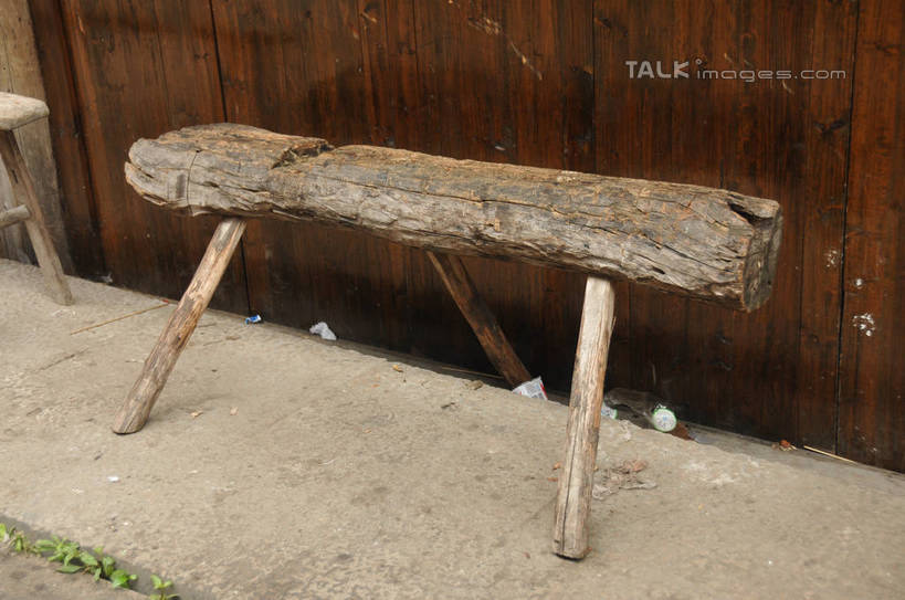 无人,横图,俯视,室外,特写,白天,度假,美景,城市风光,城市,椅子,木制,木椅,墙,景观,娱乐,墙壁,墙面,一个,木制品,享受,休闲,景色,放松,单个,古韵画乡,彩图,高角度拍摄,shsgf1