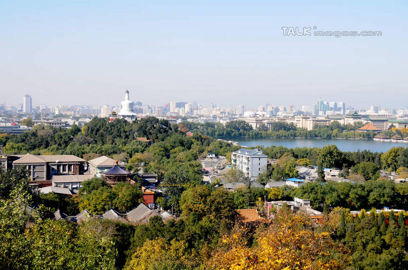 无人,高楼大厦,宫殿,横图,全景,俯视,航拍,室外,白天,度假,美景,树林,天际线,植物,城市风光,城市,大厦,建筑,摩天大楼,北京,中国,亚洲,阴影,光线,影子,景观,首都,娱乐,景山公园,树,树木,蓝色,绿色,蓝天,天空,阳光,自然,楼宇,天,享受,休闲,景色,放松,生长,晴朗,成长,宫廷,鸟瞰,东亚,万里无云,中华人民共和国,北京市,京,北平,华北地区,王宫,晴空,晴空万里,彩图,高角度拍摄,大楼,高层建筑,高楼,皇宫,摩天楼,shsgf1