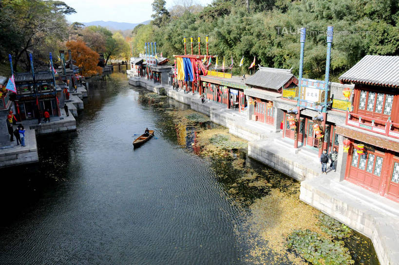 无人,颐和园,宫殿,横图,俯视,室外,白天,旅游,度假,湖,湖泊,名胜古迹,水,植物,标志建筑,地标,建筑,船,北京,中国,亚洲,阴影,波纹,遗迹,光线,影子,湖面,水流,水面,涟漪,首都,古迹,文物,娱乐,建设,古建筑,树,树木,蓝色,绿色,倒影,蓝天,水纹,天空,阳光,自然,交通工具,波浪,湖水,天,享受,休闲,旅游胜地,放松,生长,晴朗,成长,倒映,舟,权利,载具,古文明,东亚,乌篷船,海淀区,万里无云,中华人民共和国,北京市,京,北平,华北地区,水晕,皇家园林,反照,清漪园,晴空,晴空万里,彩图,高角度拍摄,shsgf1