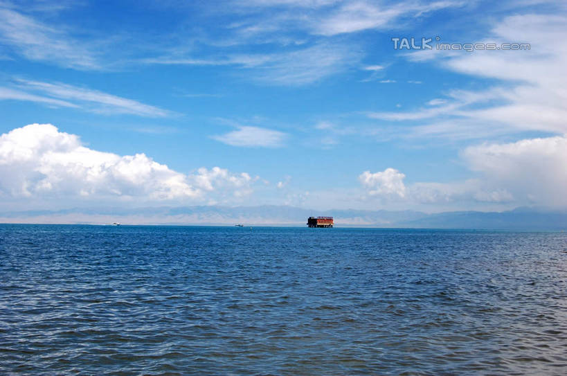 无人,横图,室外,白天,正面,旅游,度假,海浪,海洋,美景,青海湖,中国,亚洲,阴影,光线,影子,景观,浪花,水平线,云,云朵,辽阔,海平线,云彩,娱乐,蓝色,白云,蓝天,天空,阳光,自然,海水,天,享受,休闲,广阔,景色,放松,晴朗,一望无际,自然风光,海景,东亚,青海,青海省,中华人民共和国,西北地区,青,无边无际,一马平川,咸水湖,大海,风浪,海,海水的波动,近岸浪,涌浪,晴空,彩图,水天相接,水天一线,shsgf1
