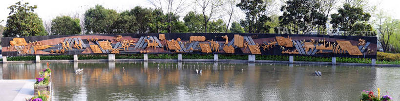 无人,公园,横图,室外,白天,正面,旅游,度假,湖,湖泊,美景,水,植物,雕塑,上海,中国,亚洲,波纹,艺术,装饰,雕刻,雕像,湖面,景观,水流,水面,涟漪,娱乐,树,树木,绿色,倒影,水纹,自然,工艺品,波浪,湖水,享受,休闲,景色,放松,生长,成长,纪念,美术,申,倒映,自然风光,主题,陈列,东亚,闵行区,上海市,闵行体育公园,中华人民共和国,沪,华东地区,水晕,功能,美学,反照,彩图,shsgf1