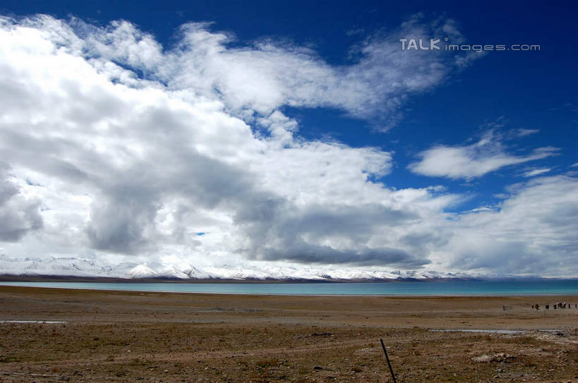 无人,横图,室外,白天,正面,旅游,度假,湖,湖泊,美景,水,植物,中国,亚洲,阴影,枯萎,光线,影子,湖面,景观,水流,水面,云,云朵,枯草,云彩,娱乐,西藏,草,黄色,蓝色,白云,蓝天,天空,阳光,自然,湖水,天,享受,休闲,景色,放松,晴朗,自然风光,藏,东亚,西藏自治区,纳木错,中华人民共和国,西南地区,咸水湖,晴空,彩图,灵湖,神湖,腾格里海,天湖,shsgf1