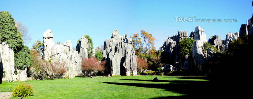 无人,横图,室外,白天,正面,旅游,度假,草地,草坪,石头,美景,山,山脉,石林,植物,昆明,中国,亚洲,阴影,光线,石子,影子,景观,山峰,山峦,娱乐,云南,草,树,树木,蓝色,绿色,蓝天,天空,阳光,自然,群山,天,享受,休闲,景色,放松,生长,晴朗,成长,自然风光,昆明市,东亚,云南省,万里无云,中华人民共和国,省会,西南地区,滇,石林县,石林彝族自治县,石块,岩石,晴空,晴空万里,彩图,shsgf1