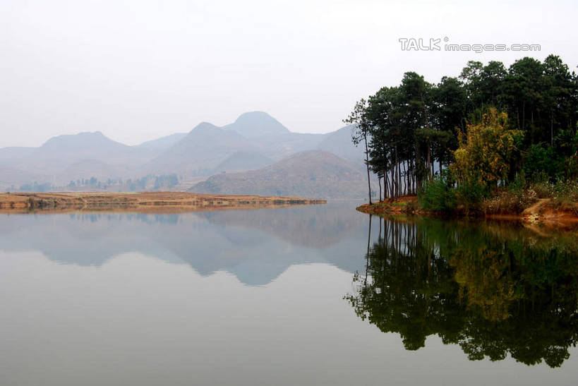 无人,横图,室外,白天,正面,旅游,度假,湖,湖泊,美景,山,山脉,水,植物,中国,亚洲,波纹,湖面,景观,山峰,水流,水面,涟漪,山峦,娱乐,云南,树,树木,绿色,倒影,水纹,天空,自然,波浪,湖水,群山,天,享受,休闲,景色,放松,生长,成长,倒映,自然风光,东亚,云南省,普者黑,中华人民共和国,水晕,西南地区,滇,文山,文山州,文山壮族苗族自治州,反照,彩图,丘北县,shsgf1