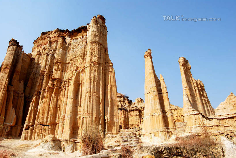 无人,横图,室外,白天,仰视,旅游,度假,石头,美景,山,山脉,中国,亚洲,阴影,光线,石子,影子,景观,山峰,山峦,娱乐,云南,蓝色,蓝天,天空,阳光,自然,群山,天,享受,休闲,景色,放松,晴朗,自然风光,东亚,土林,元谋土林,云南省,元谋县,万里无云,中华人民共和国,西南地区,滇,楚雄,楚雄州,楚雄彝族自治州,石块,岩石,晴空,晴空万里,彩图,低角度拍摄,元谋,shsgf1