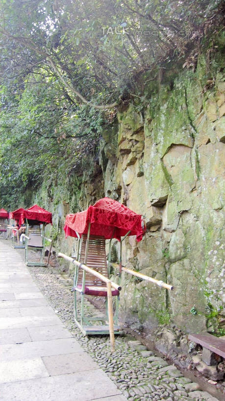 无人,竖图,室外,白天,正面,旅游,度假,石头,美景,山,山脉,树林,植物,中国,亚洲,停靠,阴影,光线,石子,影子,墙,景观,山峰,青苔,苔藓,山峦,娱乐,浙江,墙壁,墙面,树,树木,浙江省,红色,绿色,阳光,自然,交通工具,群山,享受,休闲,五泄,小雁荡,诸暨市,轿子,景色,放松,生长,成长,停泊,自然风光,载具,东亚,绍兴,中华人民共和国,华东地区,浙,绍兴市,石块,岩石,彩图,五泄风景区,shslj1