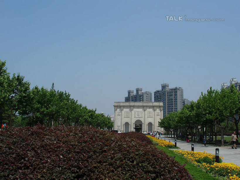 无人,公园,家,横图,室外,白天,正面,旅游,度假,草地,草坪,花海,花圃,树林,植物,门,标志建筑,地标,建筑,路灯,叶子,照明,上海,中国,亚洲,阴影,盛开,光线,影子,房屋,屋子,公寓,拱门,灯光,花蕾,娱乐,建设,洋房,楼房,住宅,灯,草,花,花瓣,花朵,花卉,鲜花,树,树木,蓝色,绿色,蓝天,天空,阳光,自然,门框,花丛,花束,花田,天,花苞,花蕊,享受,休闲,旅游胜地,放松,大宁灵石公园,生长,晴朗,成长,照亮,申,照明设备,东亚,上海市,万里无云,中华人民共和国,沪,华东地区,闸北区,晴空,晴空万里,彩图,房子,广中西路,shslj1