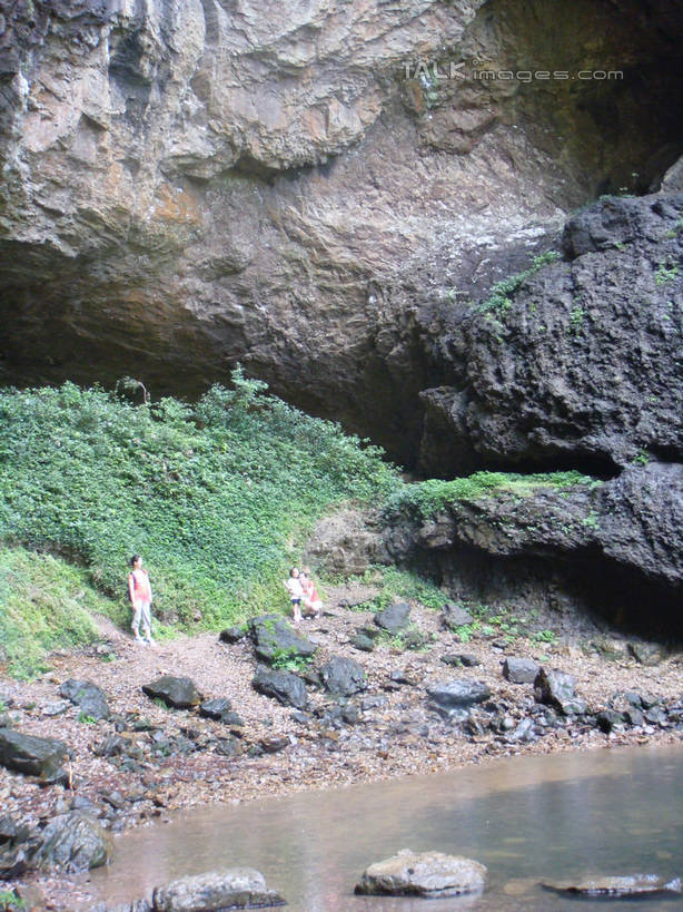 无人,竖图,室外,白天,正面,旅游,度假,河流,石头,美景,沙滩,水,仙居,中国,亚洲,阴影,光线,沙子,石子,影子,河岸,河水,河滩,景观,水流,青苔,苔藓,沙地,娱乐,浙江,浙江省,阳光,自然,享受,休闲,景色,放松,临海,自然风光,东亚,中华人民共和国,华东地区,浙,台州,台州市,石块,岩石,彩图,临海市,仙居县,shslj1