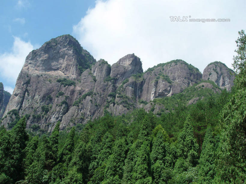 无人,横图,室外,白天,仰视,旅游,度假,石头,美景,森林,山,山脉,树林,植物,仙居,中国,亚洲,阴影,光线,石子,影子,景观,山峰,云,云朵,山峦,云彩,娱乐,浙江,树,树木,浙江省,蓝色,绿色,白云,蓝天,天空,阳光,自然,群山,天,享受,休闲,景色,放松,生长,晴朗,成长,自然风光,东亚,中华人民共和国,华东地区,浙,台州,台州市,石块,岩石,晴空,彩图,低角度拍摄,仙居县,shslj1