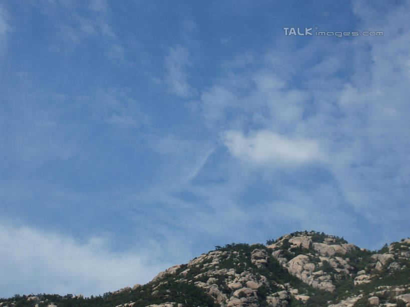 无人,横图,室外,白天,仰视,旅游,度假,草地,草坪,石头,美景,山,山脉,植物,青岛,中国,亚洲,阴影,光线,石子,影子,景观,山峰,云,云朵,山峦,云彩,娱乐,山东,草,蓝色,绿色,白云,蓝天,天空,阳光,自然,群山,天,享受,休闲,景色,放松,晴朗,自然风光,东亚,山东省,中华人民共和国,华东地区,鲁,青岛市,石块,岩石,晴空,彩图,低角度拍摄,shslj1