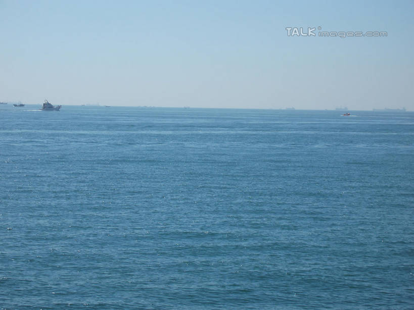 帆船,无人,横图,室外,白天,正面,旅游,度假,海浪,海洋,美景,船,青岛,中国,亚洲,阴影,光线,影子,景观,浪花,水平线,辽阔,海平线,娱乐,山东,蓝色,蓝天,天空,阳光,自然,海水,交通工具,天,享受,休闲,广阔,景色,放松,晴朗,一望无际,自然风光,载具,海景,东亚,山东省,万里无云,中华人民共和国,华东地区,鲁,青岛市,无边无际,一马平川,大海,风浪,海,海水的波动,近岸浪,涌浪,晴空,晴空万里,彩图,水天相接,水天一线,shslj1